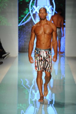 Pist yürüyüş modeli 