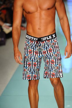 Pist yürüyüş modeli 