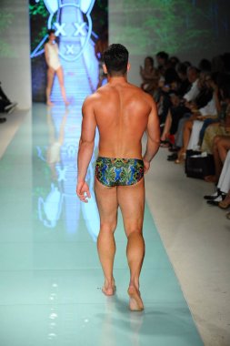 Pist yürüyüş modeli 