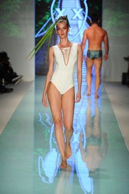 Pist yürüyüş modeli 