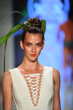 Pist yürüyüş modeli 