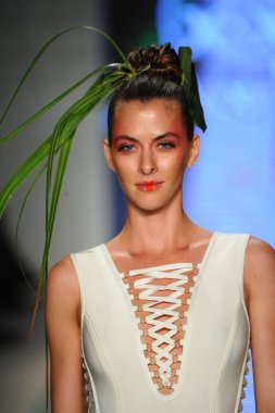 Pist yürüyüş modeli 