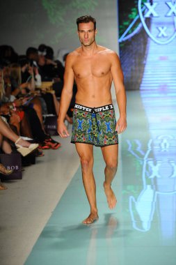 Pist yürüyüş modeli 