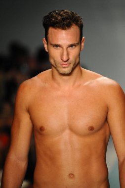 Pist yürüyüş modeli 