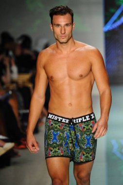 Pist yürüyüş modeli 