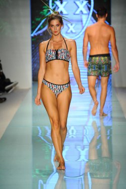 Pist yürüyüş modeli 