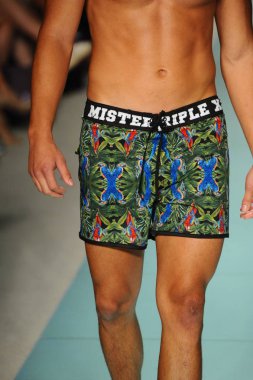 Pist yürüyüş modeli 