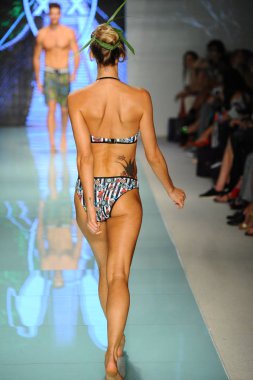 Pist yürüyüş modeli 