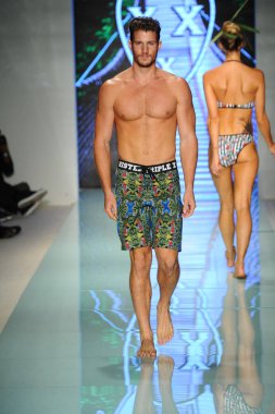 Pist yürüyüş modeli 