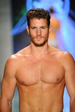 Pist yürüyüş modeli 