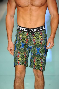 Pist yürüyüş modeli 