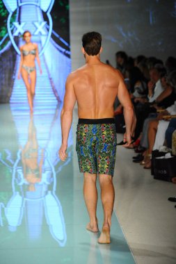 Pist yürüyüş modeli 