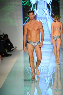 Pist yürüyüş modeli 