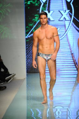 Pist yürüyüş modeli 