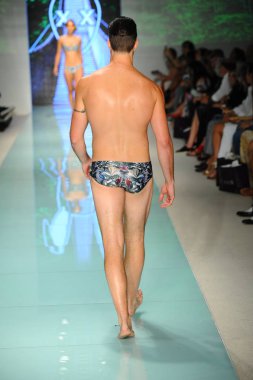 Pist yürüyüş modeli 