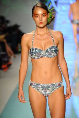 Pist yürüyüş modeli 