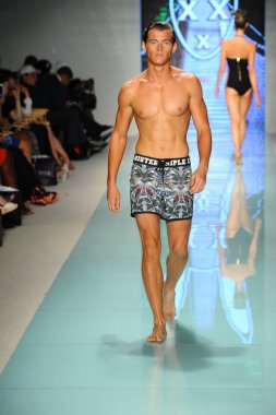 Pist yürüyüş modeli 