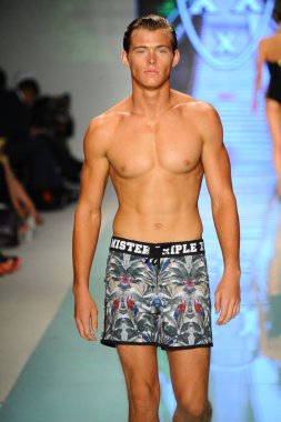 Pist yürüyüş modeli 