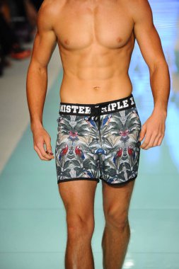 Pist yürüyüş modeli 