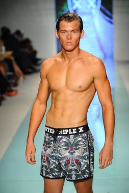 Pist yürüyüş modeli 