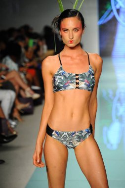 Pist yürüyüş modeli 