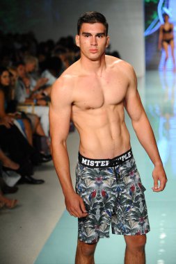Pist yürüyüş modeli 