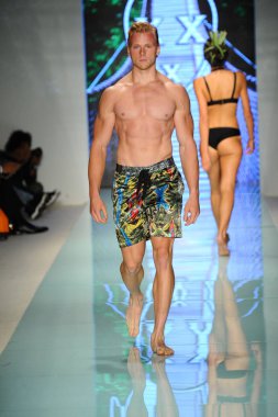 Pist yürüyüş modeli 