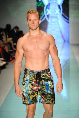 Pist yürüyüş modeli 