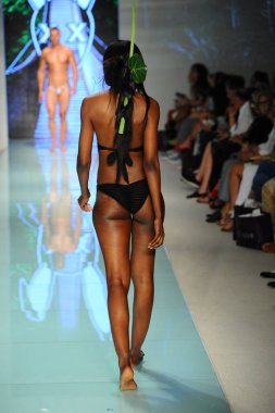 Pist yürüyüş modeli 