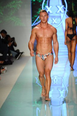 Pist yürüyüş modeli 