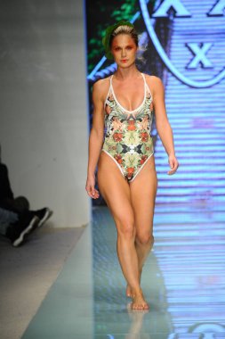 Pist yürüyüş modeli 