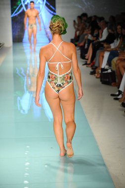 Pist yürüyüş modeli 