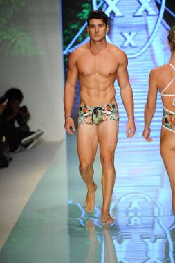 Pist yürüyüş modeli 