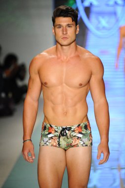 Pist yürüyüş modeli 