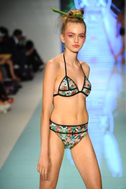 Pist yürüyüş modeli 