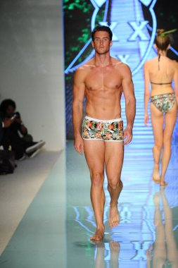 Pist yürüyüş modeli 