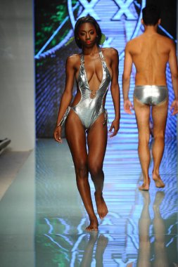 Pist yürüyüş modelleri