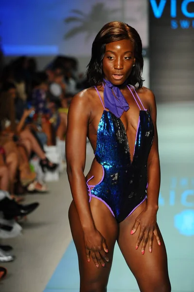 Vichi Swim fashion show — Stock Photo, Image