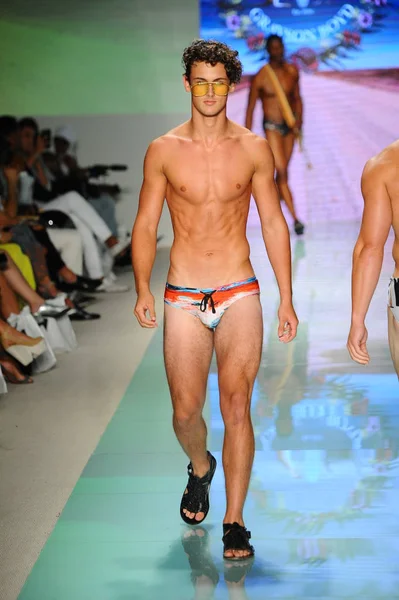 Grayson Boyd modeshow — Stockfoto