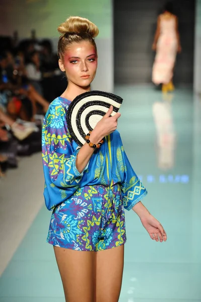 Hale Bob modeshow — Stockfoto