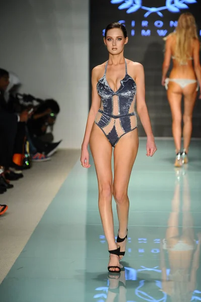 Cirone Swimwear fashion show — Stock Photo, Image