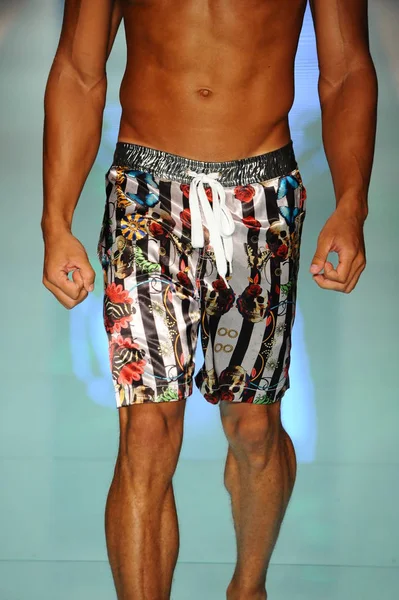 Pist yürüyüş modeli 