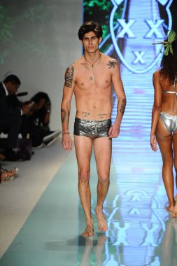 Pist yürüyüş modelleri