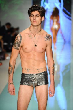 Pist yürüyüş modelleri