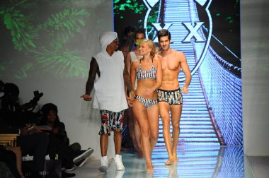 Pist yürüyüş modelleri