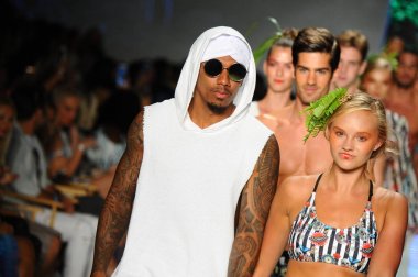 Pist yürüyüş modelleri