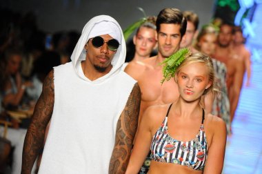 Pist yürüyüş modelleri