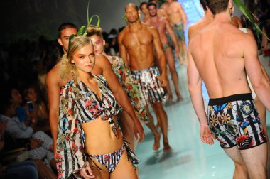 Pist yürüyüş modelleri