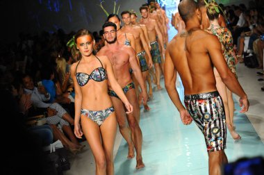 Pist yürüyüş modelleri