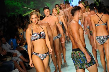 Pist yürüyüş modelleri